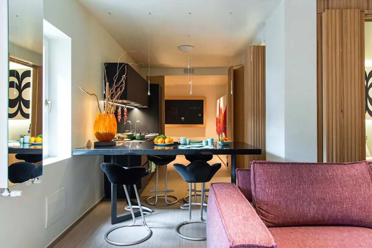 Fabiolous Suites Rom 0*,